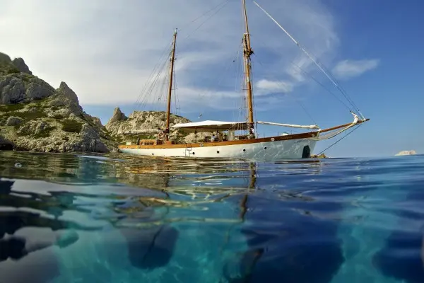 Journée Calanques, voile et baignade sur Le Don du Vent
