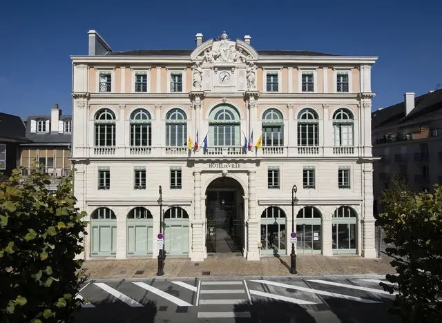 Les façades restaurées de l'Hôtel de Ville