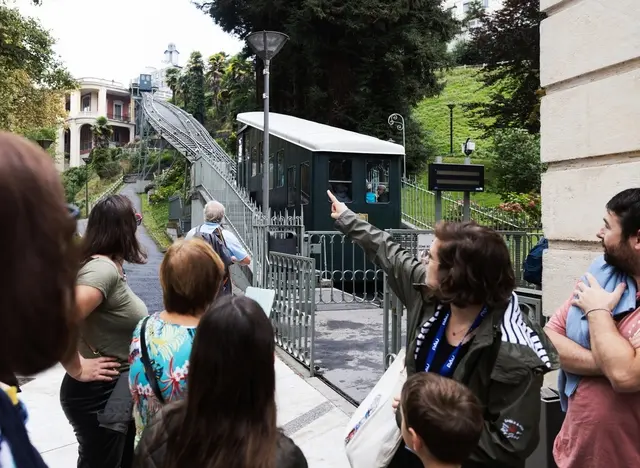 Le Pavillon des Arts et le funiculaire