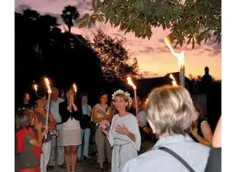 NOCTURNE AUX FLAMBEAUX