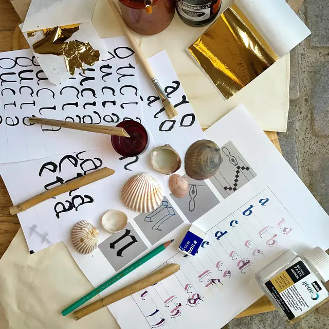 Atelier créatif  du vendredi,  à suivre en famille –  Initiation à calligraphie et à l’enluminure