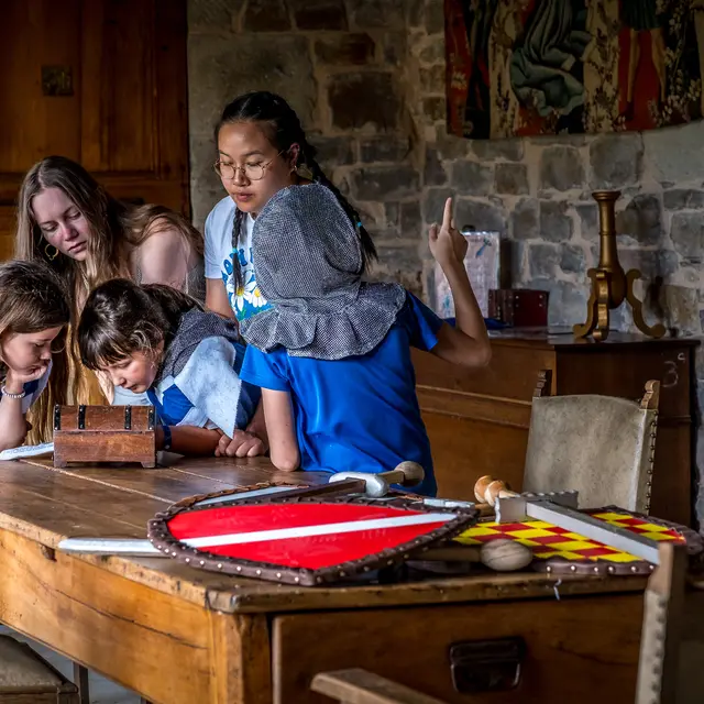 Enquête historique  au Château de Latour