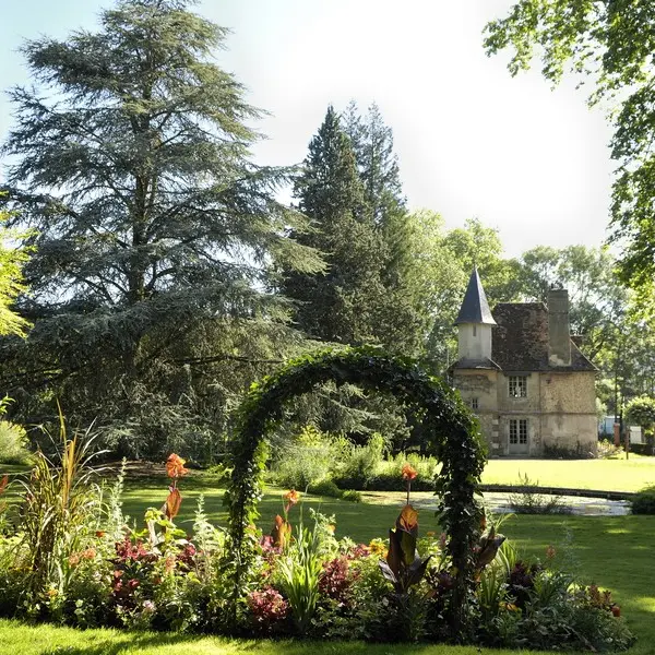 Jardin d'horticulture maison en arrière plan © Office de Tourisme de Chartres - Ville de Chartres Guillermo Osorio