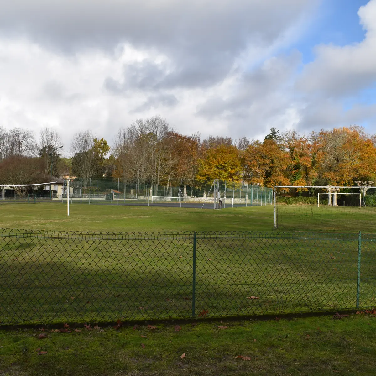 CLNT - LEVIGNACQ - Terrain de foot (2)