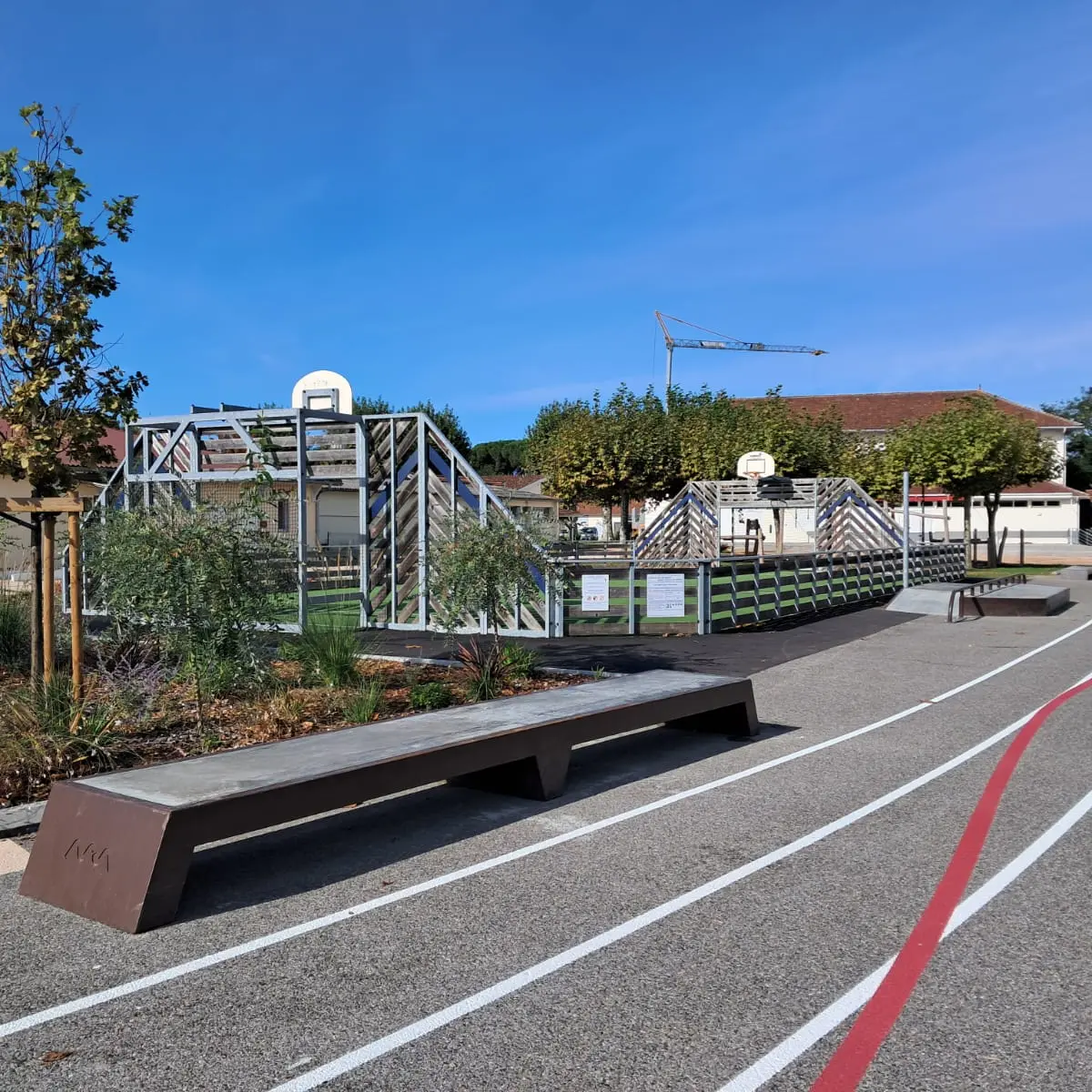 CLNT-SAINT JULIEN EN BORN-Skate Parc (1)