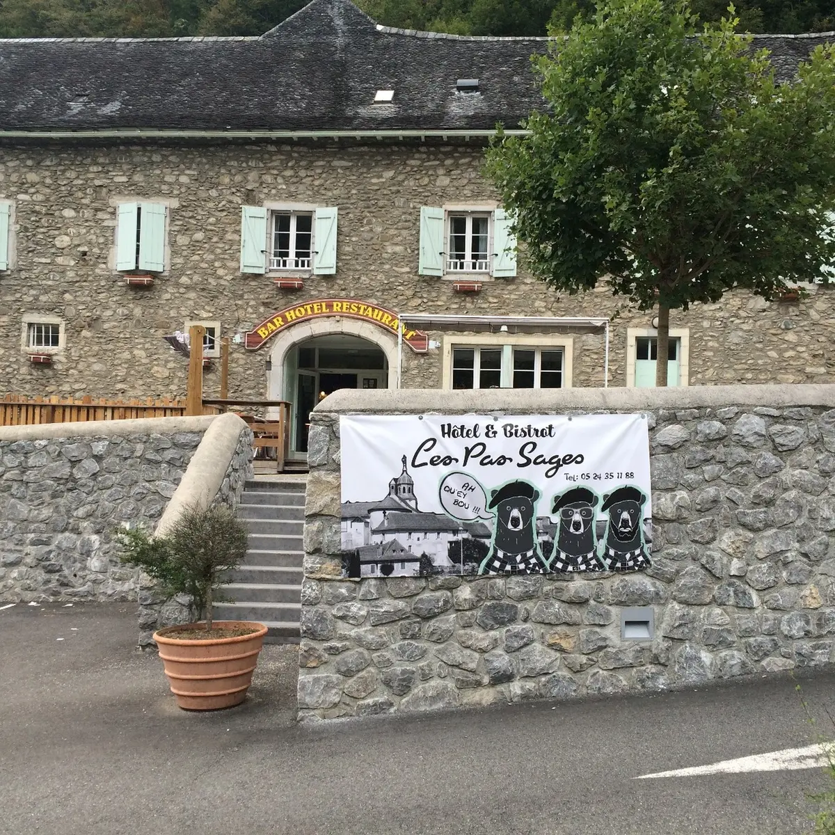 Les-Pas-Sages-Facade-SARRANCE