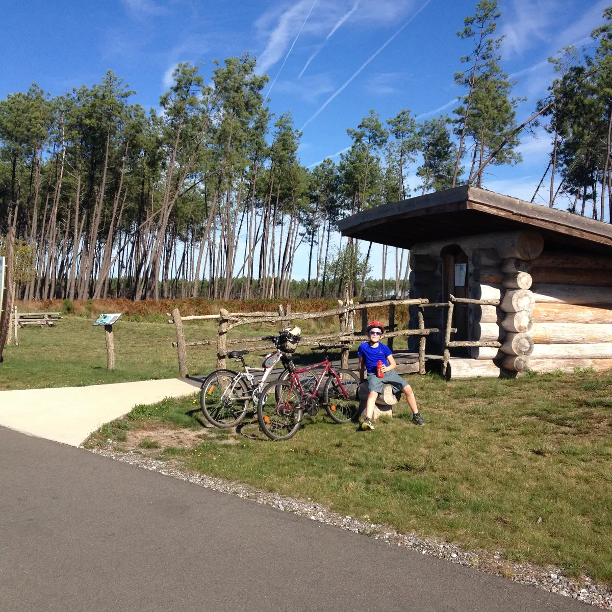 © FERNANDES Marie - LINXE - Piste cyclable Lo Camin de Hè et aire de repos (1)
