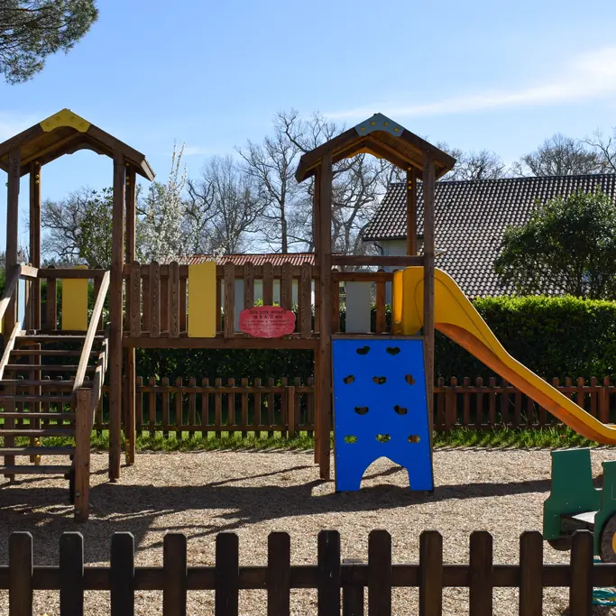 ©CLNT - SAINT JULIEN EN BORN - Aire de jeux (2)