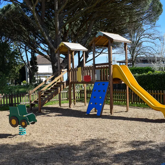 ©CLNT - SAINT JULIEN EN BORN - Aire de jeux (3)