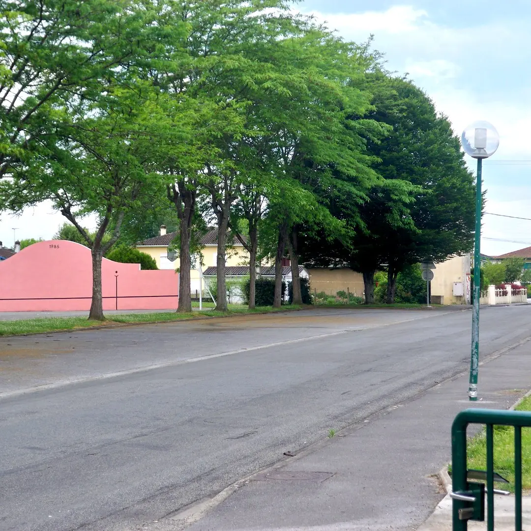 Aire de stationnement pour camping car Sauveterre