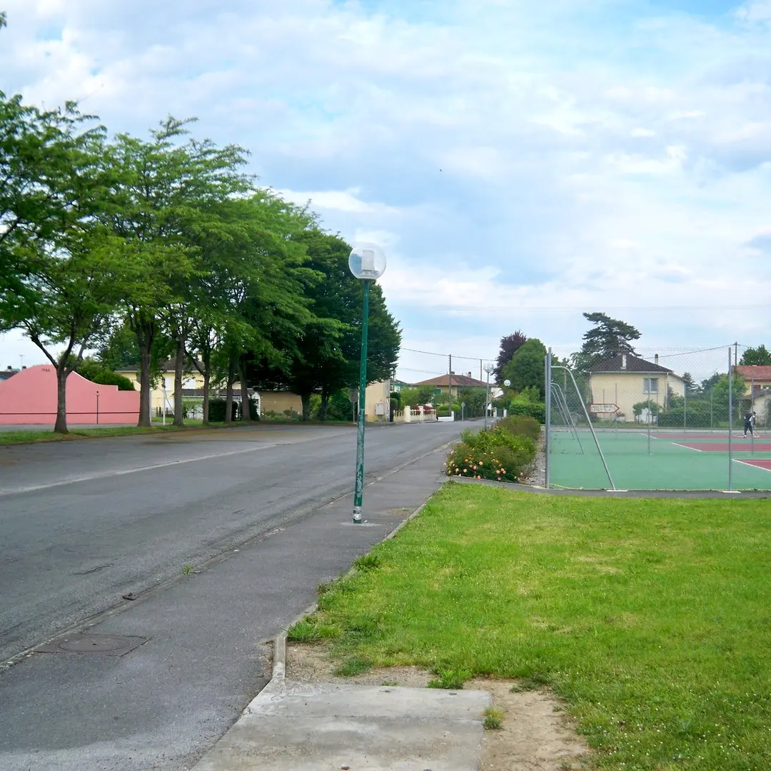 Aire de stationnement pour camping car Sauveterre