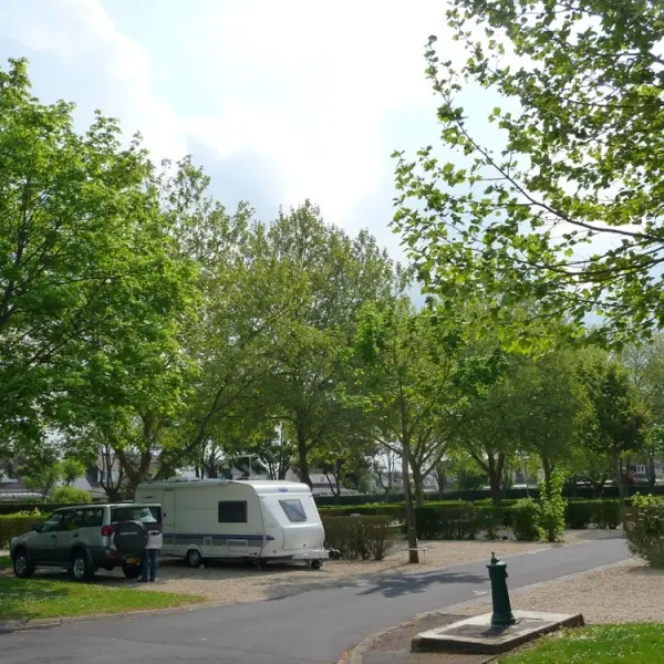Camping-de-Chalons-emplacements-stabilises
