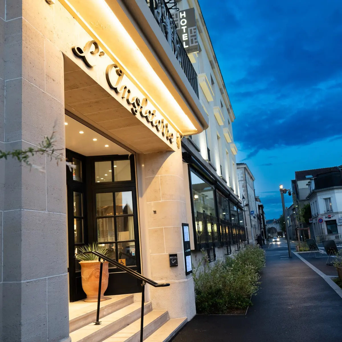 hotel-d-angleterre-chalons-jerome-feck-entree