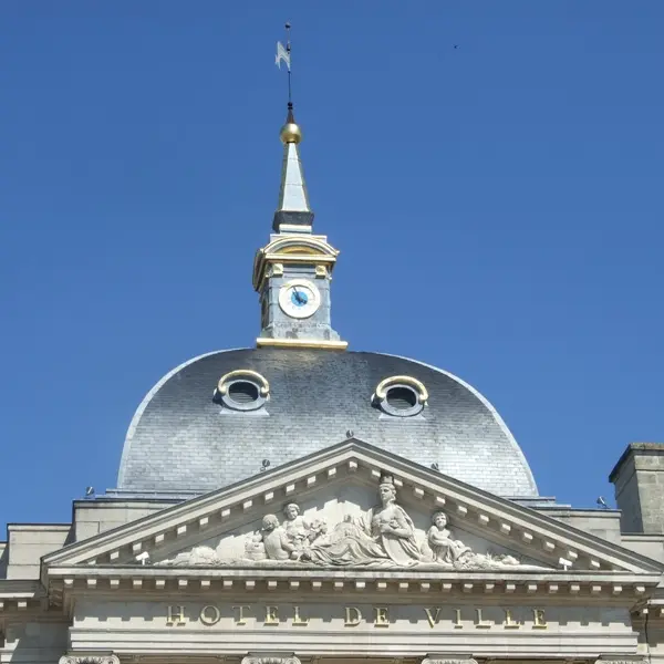 hotel-de-ville-chalons-en-champagne-horloge