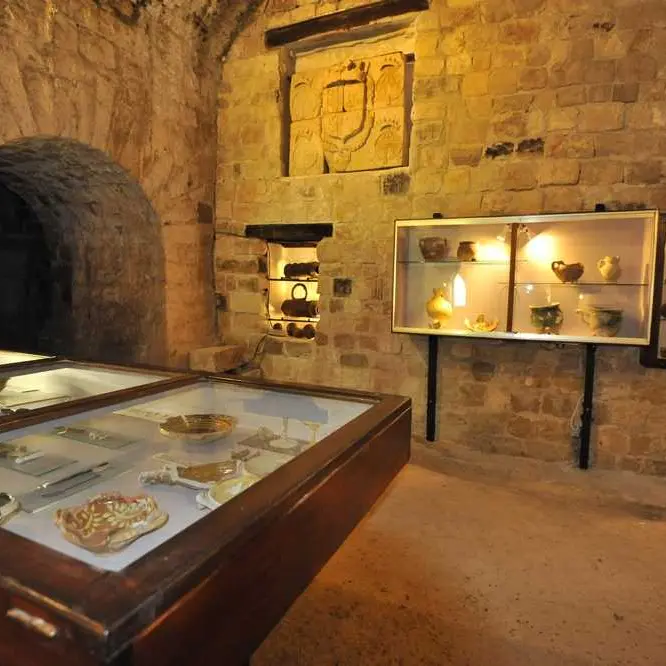 Château Fort < Guise < Aisne < Picardie