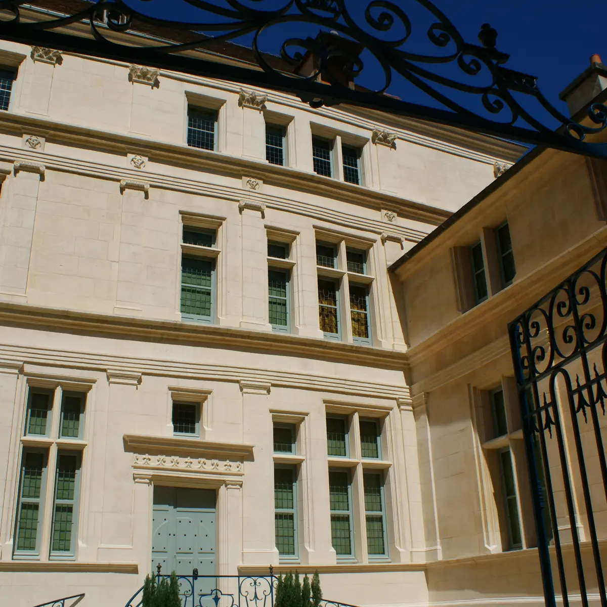 Façade