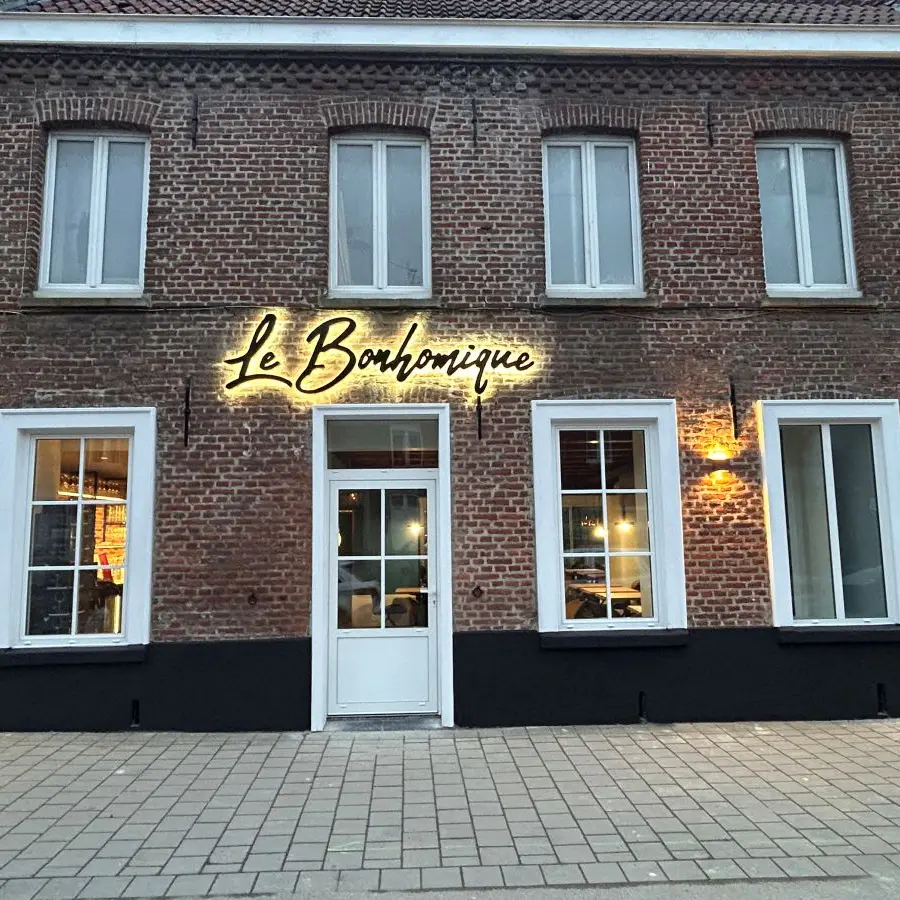 Façade le bonhomique