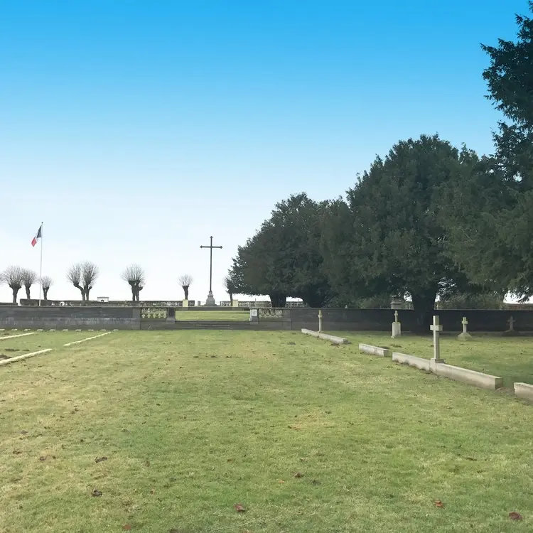 Cimetière Militaire < le Sourd < Thiérache < Aisne < Picardie < Hauts de France