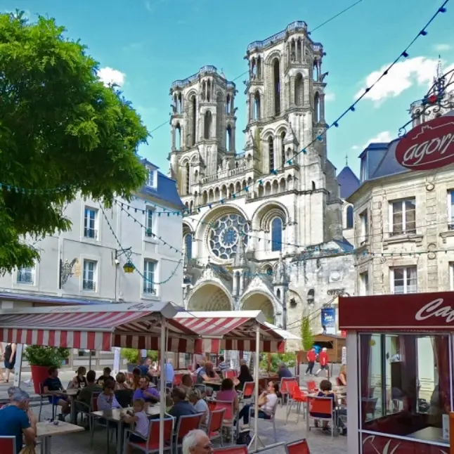Terrasse vue cathédrale Agora < Laon < Aisne < Picardie