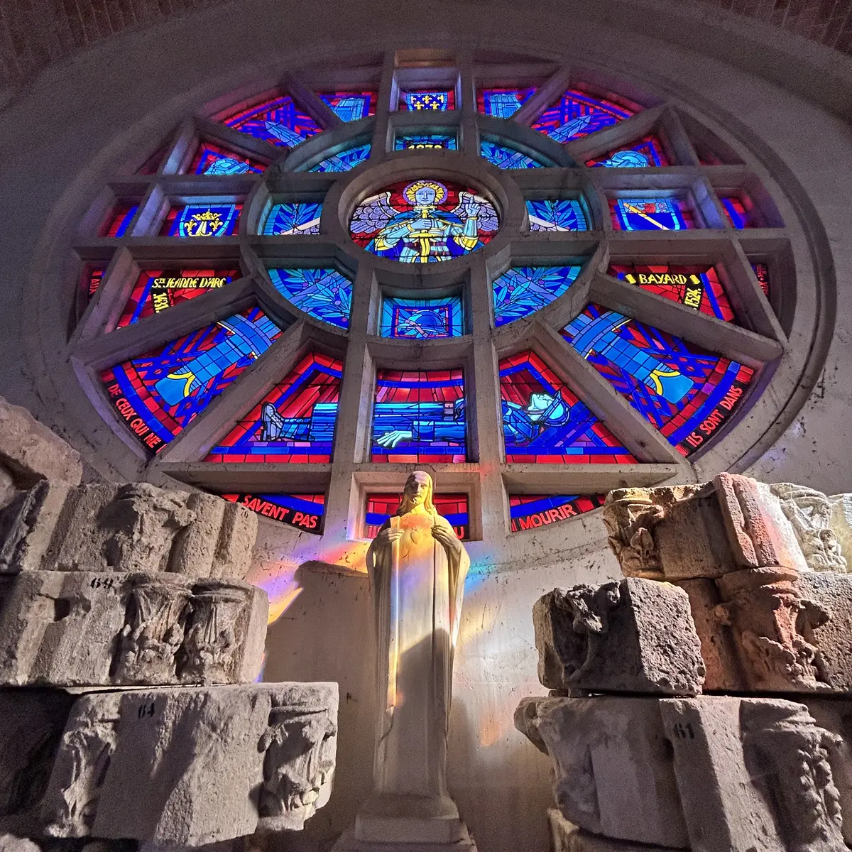 L'église de Mont-Notre-Dame ©OTSV (33)