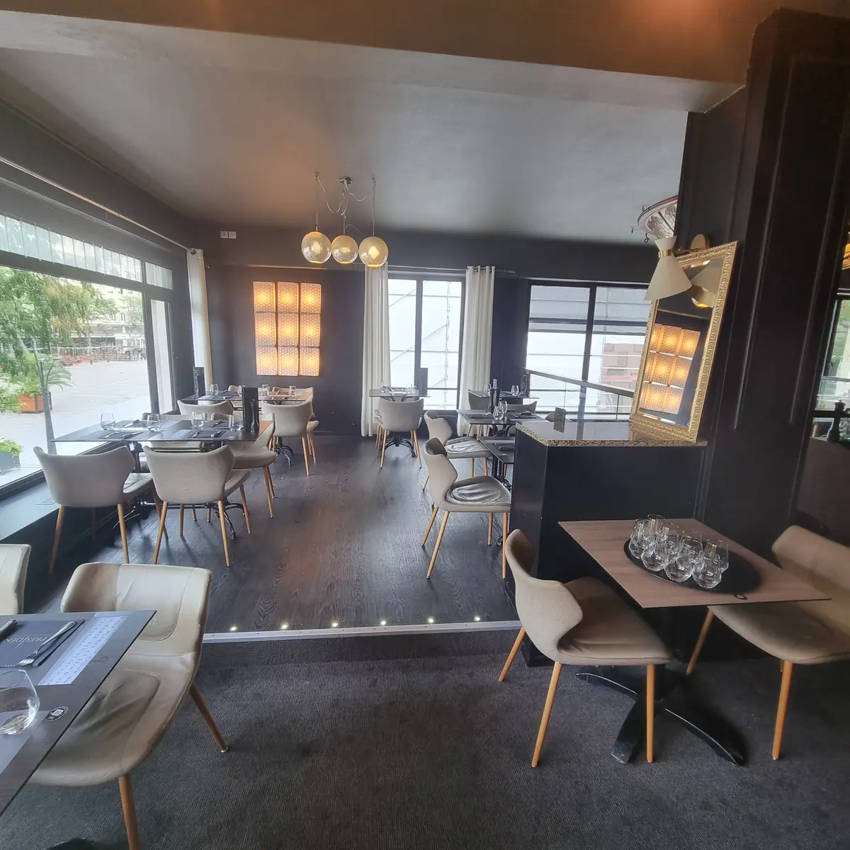 RestaurantlePresident–Mezanine3_ChristineThonon