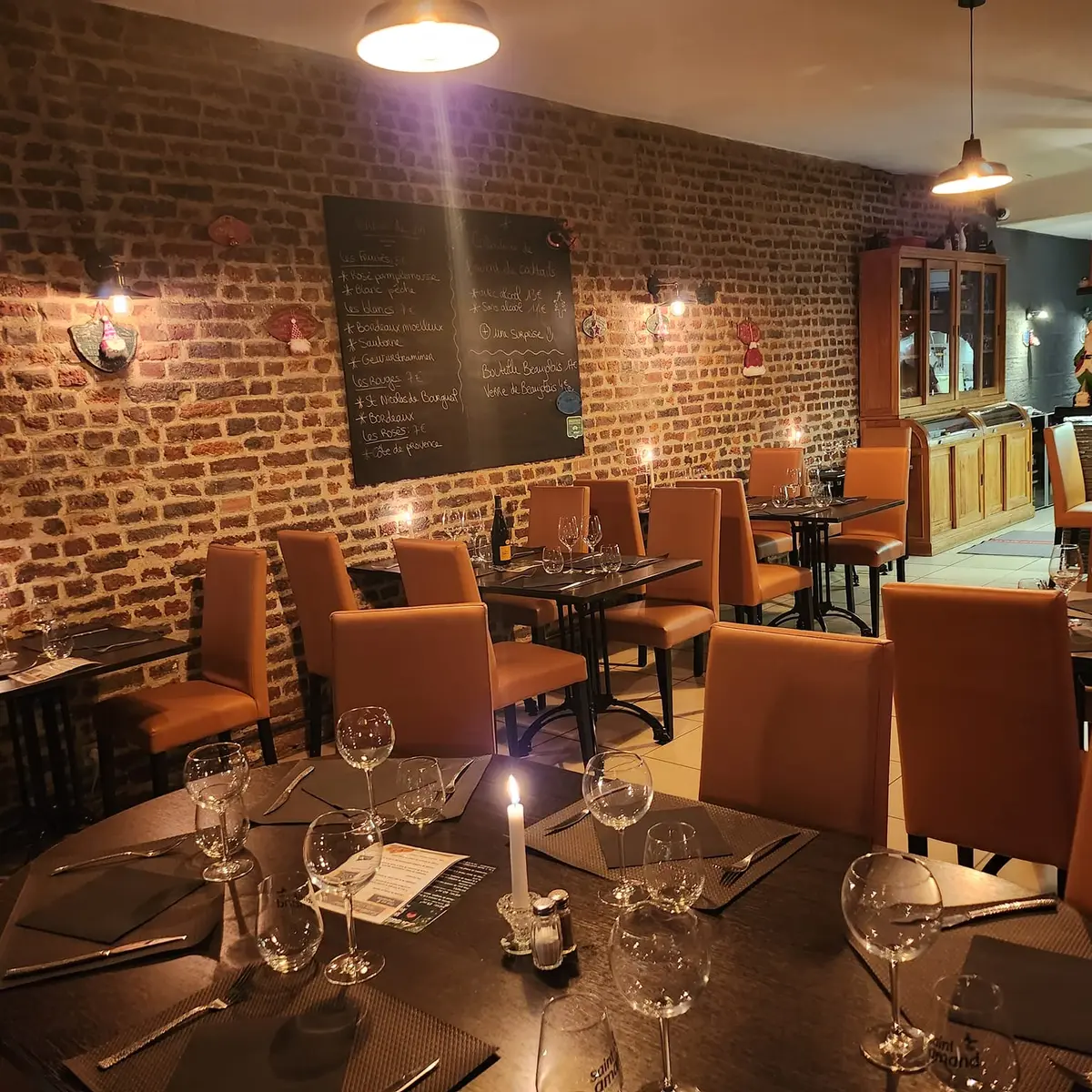 la-table-léontine-restaurant-quievrechain-salle