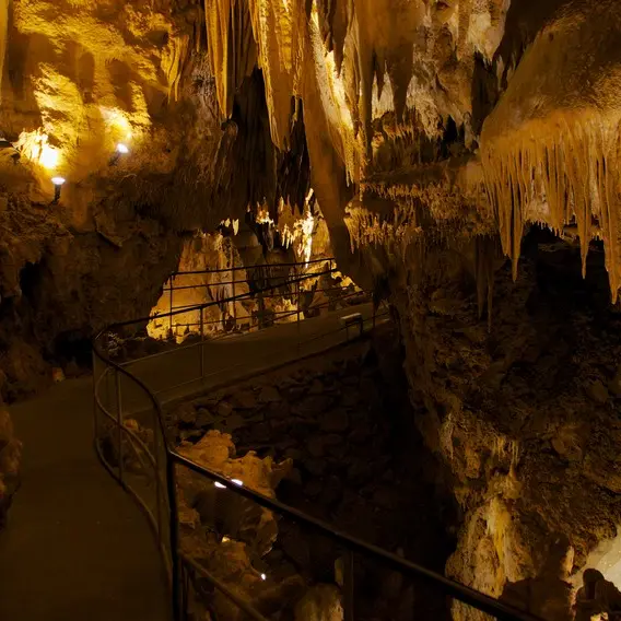 Grotte-de-Villars-5