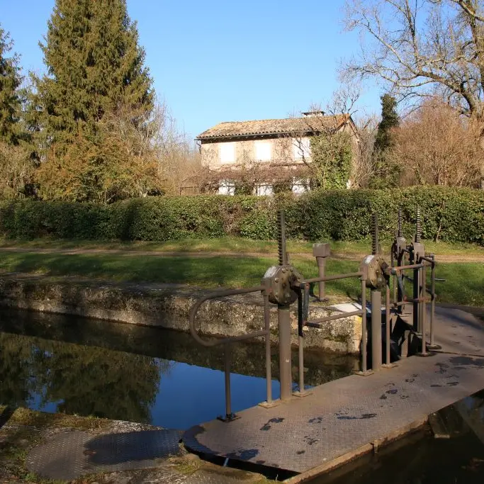 Ecluse et maison éclusière de Ménestérol