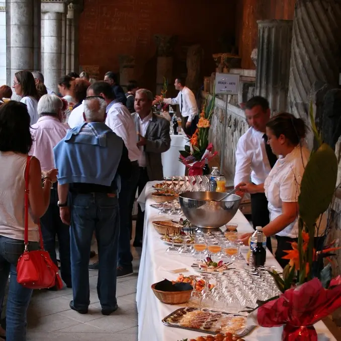 Perigueux_musee_art_archeologie_cloitre_buffet©museeartetarcheologieperigueux