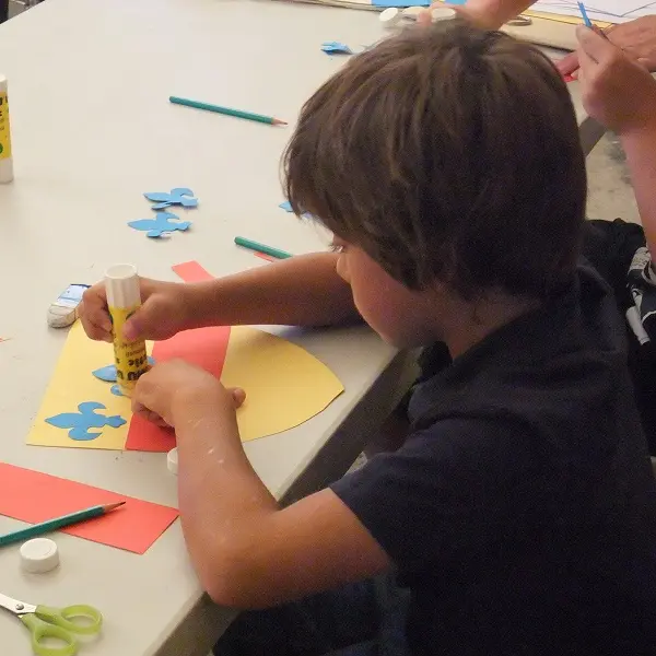 Perigueux_atelier_heraldique_scolaires_blason©office_de_tourisme_de_perigueux