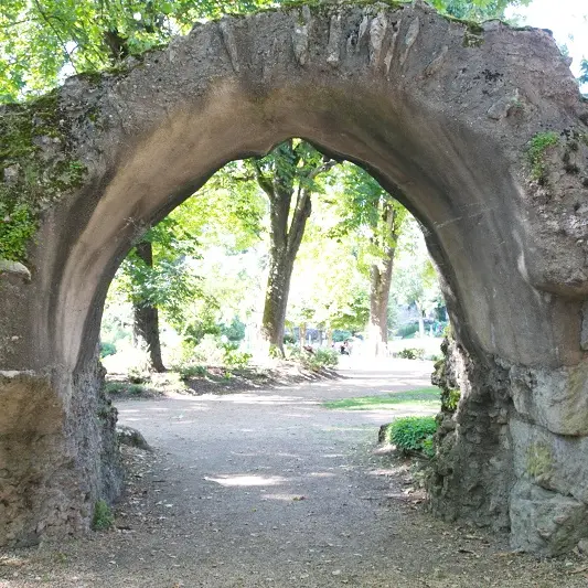 Périgueux_jardin_arènes_amphithéâtre_visites_scolaires_ville_romaine©saison_d'or