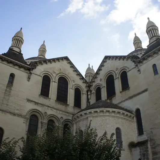 Perigueux_visites_scolaires_cathedrale_saint_front©office_de_tourisme_de_perigueux