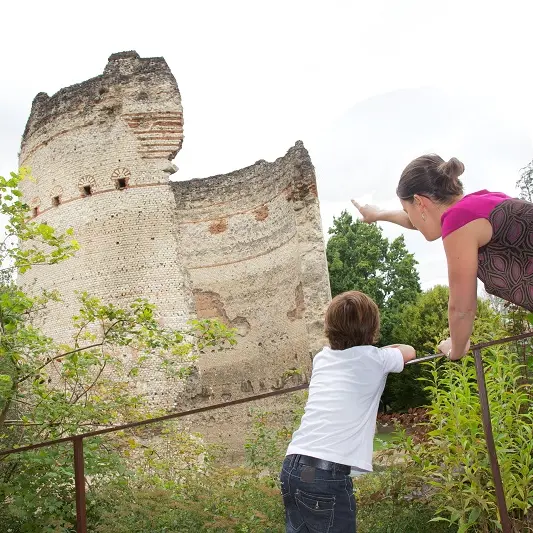 Perigueux_visites_scolaires_temple_de_vesone©saison_d'or