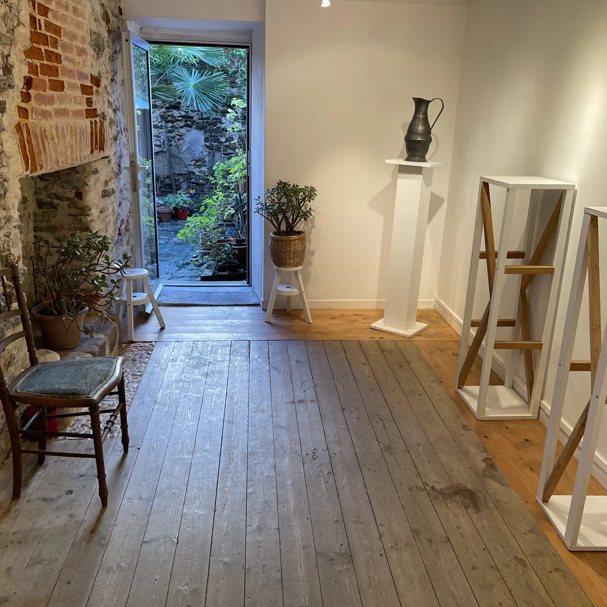 699442_2022_-_galerie_la_coulisse_-_le_palais_-_galerie_-_artistes_-_interieur_2