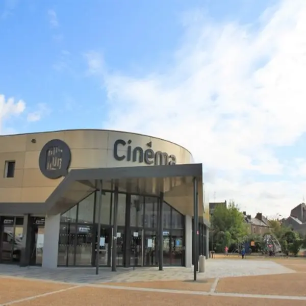 02_Facade_Le_Club___E._Padellec-20190813-130454[1]