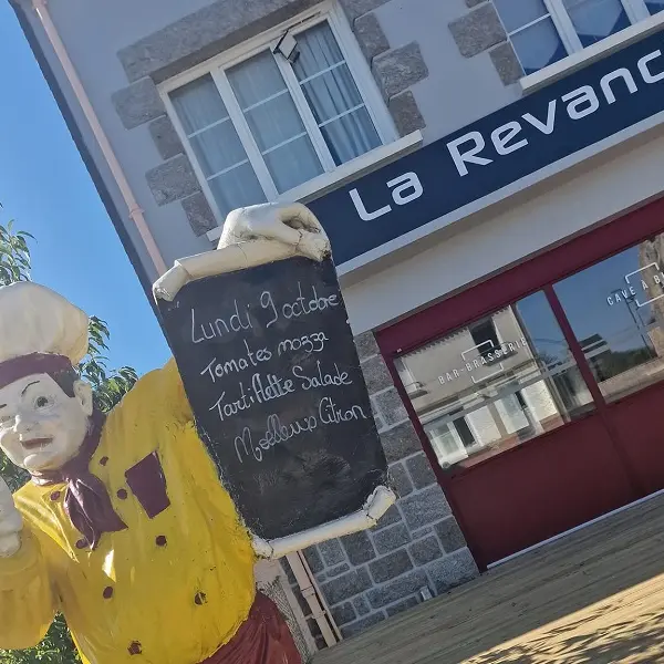 LaRevanche_resaurant_bar_Saint-Malo-des-trois-fontaines