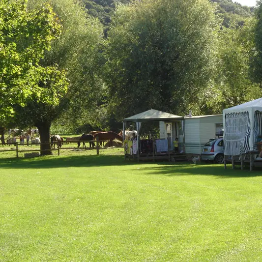 Aire naturelle de camping la Roche