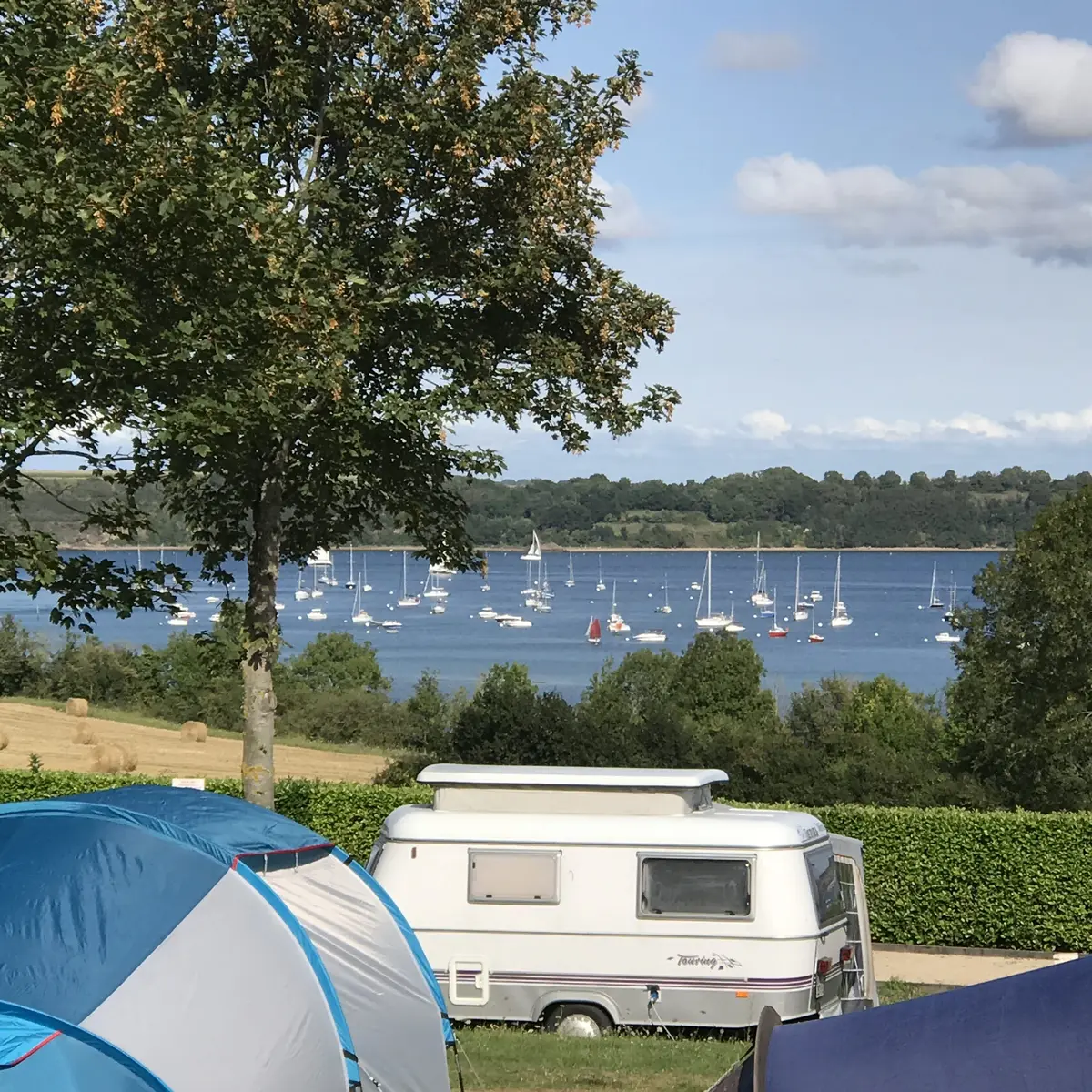 Camping-Le-Rivage-Le-Minihic-caravane-et-tentes-2
