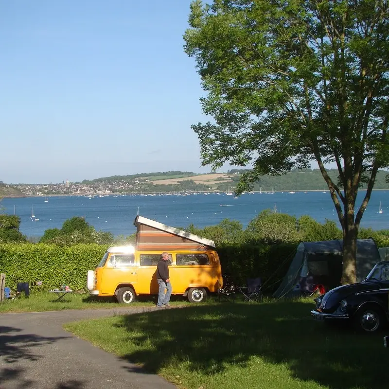 Camping-Le-Rivage-Le-Minihic-van
