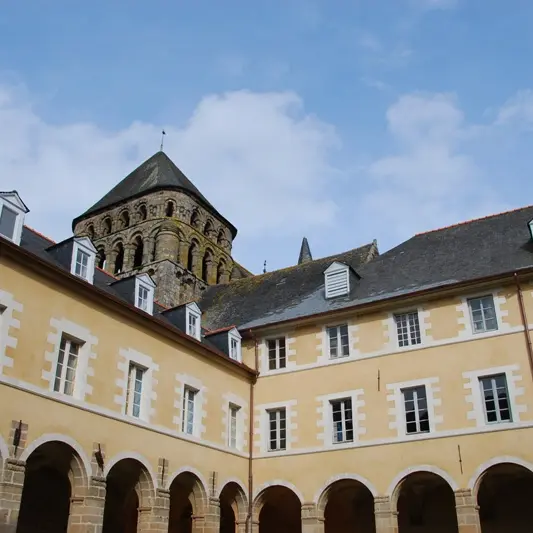 Abbaye et cloître St Sauveur - Redon