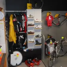 Cy'Glon intérieur boutique 2
