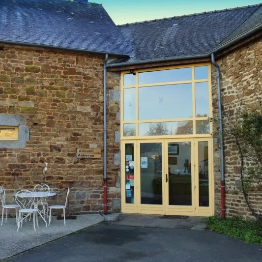 Exterieur-Auberge-La-Maison-Neuve