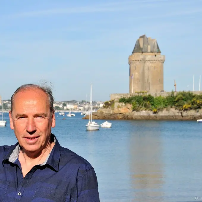 GUIDE CONFERENCIER - CARSTEN BULLA - SAINT-MALO  (1)