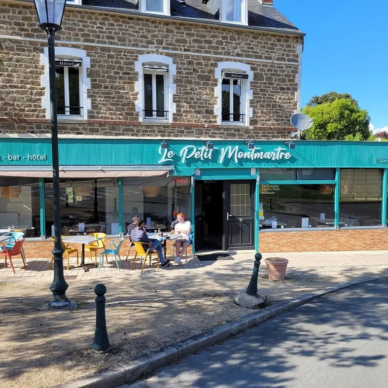 HOTEL LE PETIT MONTMARTRE DINARD (1)