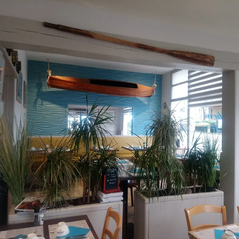 LE DAUPHIN - PHOTO BROCHURE