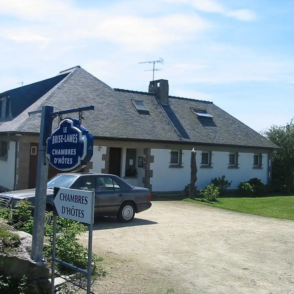 Le-brise-lames-Mr-Touze-Saint-Briac-facade