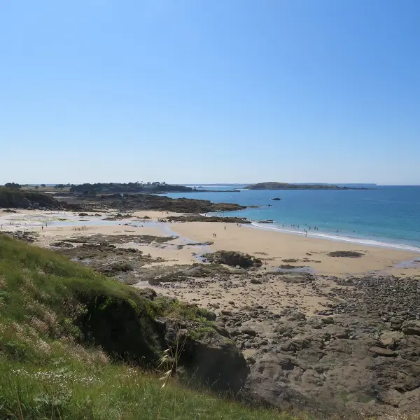 PLAGE-DE-LA-GARDE--Saint-Briac