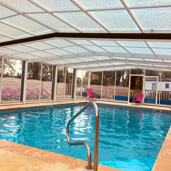Piscine couverte et chauffée - Domaine du Roc - Val d'Oust - Morbihan