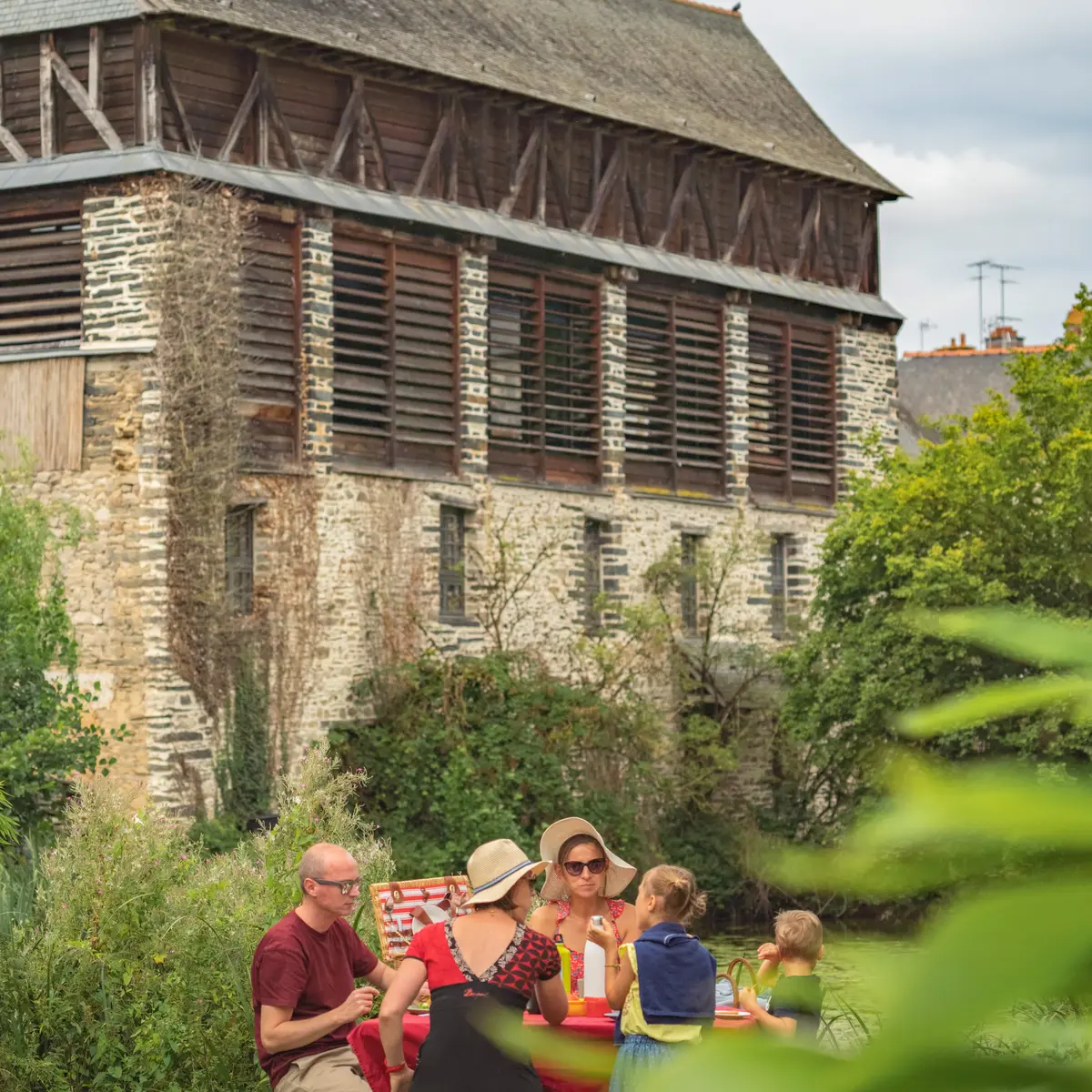 Pré des Lavandières_Pique-nique (2) ©Vitré Communauté-ADT35_PORIEL Thibault (sept. 2026)-min