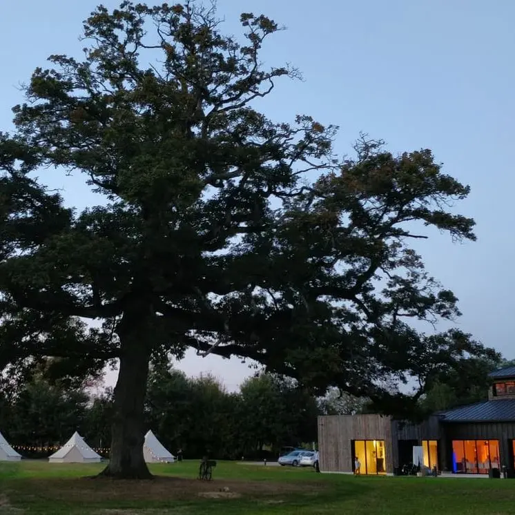 Salle de Réception exterieur - château du Pin - J.JOSSE